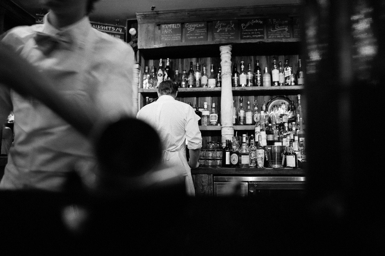 Rușii au acces doar cu „viză” într-un bar din Georgia: „Condamnăm agresiunea Rusiei în Ucraina”