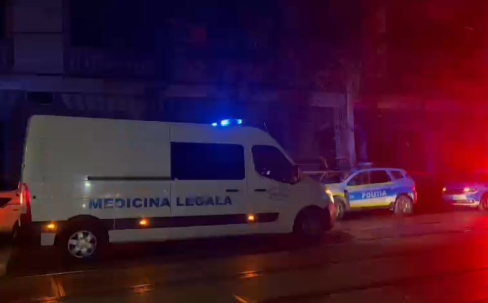 O femeie a murit, după ce a fost înjunghiată în casă, în Pantelimon. Apelul la 112 a fost făcut de copilul ei minor