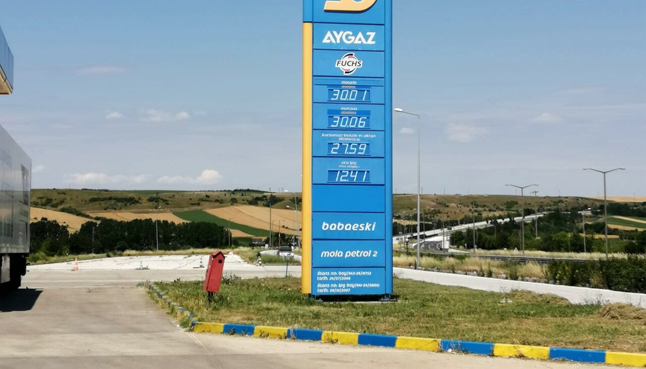 Românii au crezut că e o eroare! Câți lei costă 1 litru de motorină, benzină și GPL în benzinăriile din Turcia