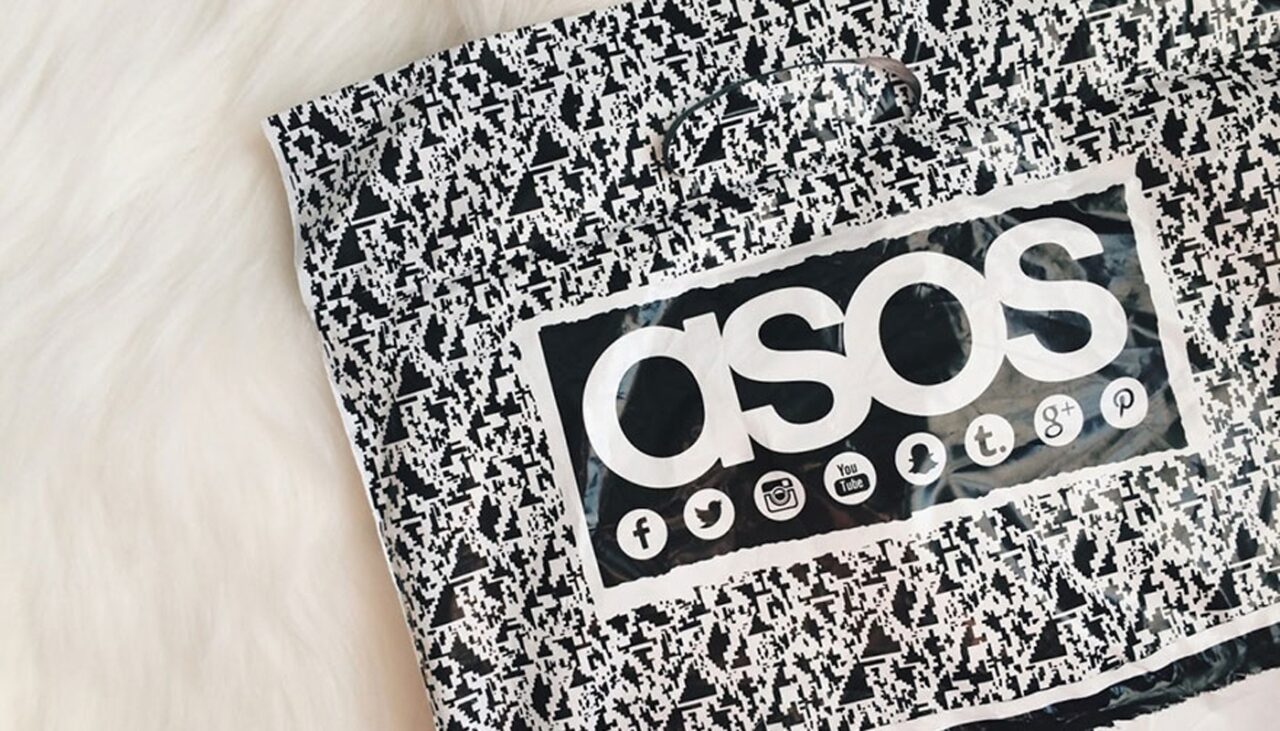 Nu se poate așa ceva! Ce a primit un tânăr de 21 de ani, după ce a a comandat o pereche de pantaloni prin ASOS