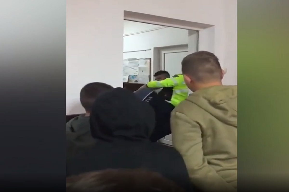 VIDEO | Scandal într-o școală din Bihor. Trei elevi au venit beți la cursuri, unul a fost pus la pământ de polițiști