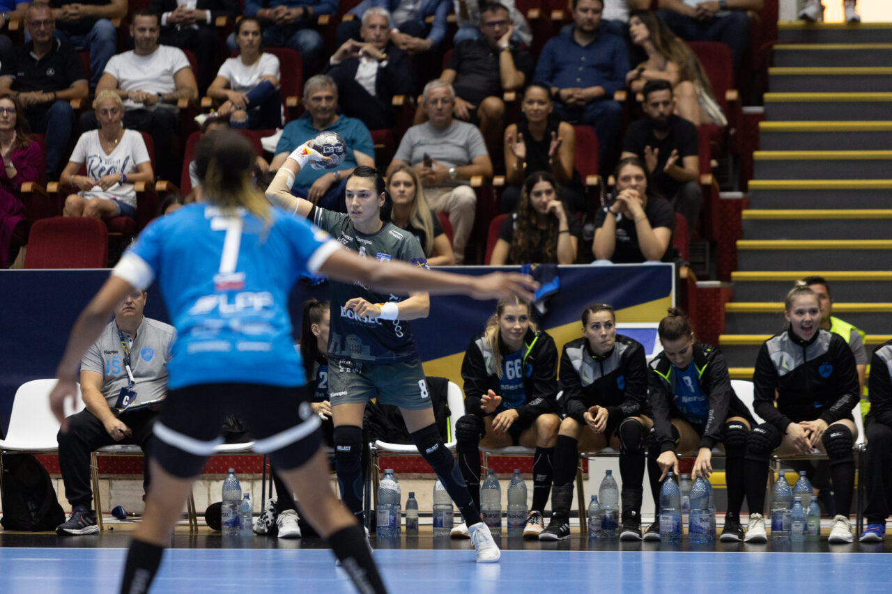 CSM București, prima înfrângere în acest sezon! Trupa lui Adi Vasile s-a înclinat pe terenul deținătoarei Ligii Campionilor