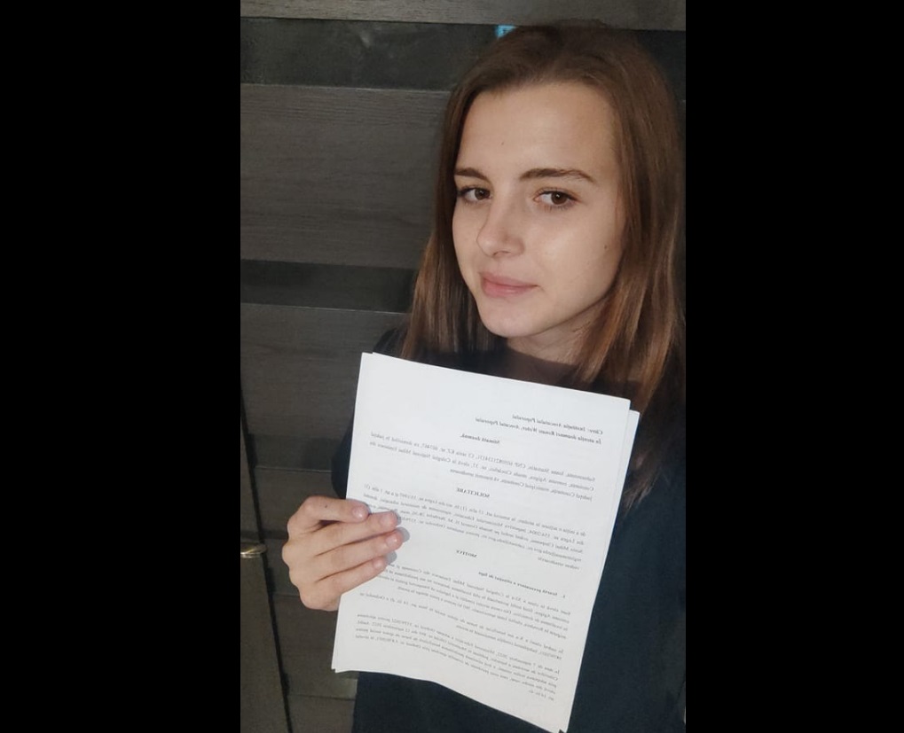 Cine este eleva din Constanța care cere Avocatului Poporului să intervină pentru anularea ordinului prin care au fost tăiate bursele sociale: „Este profund nedrept și stimulează abandonul școlar”
