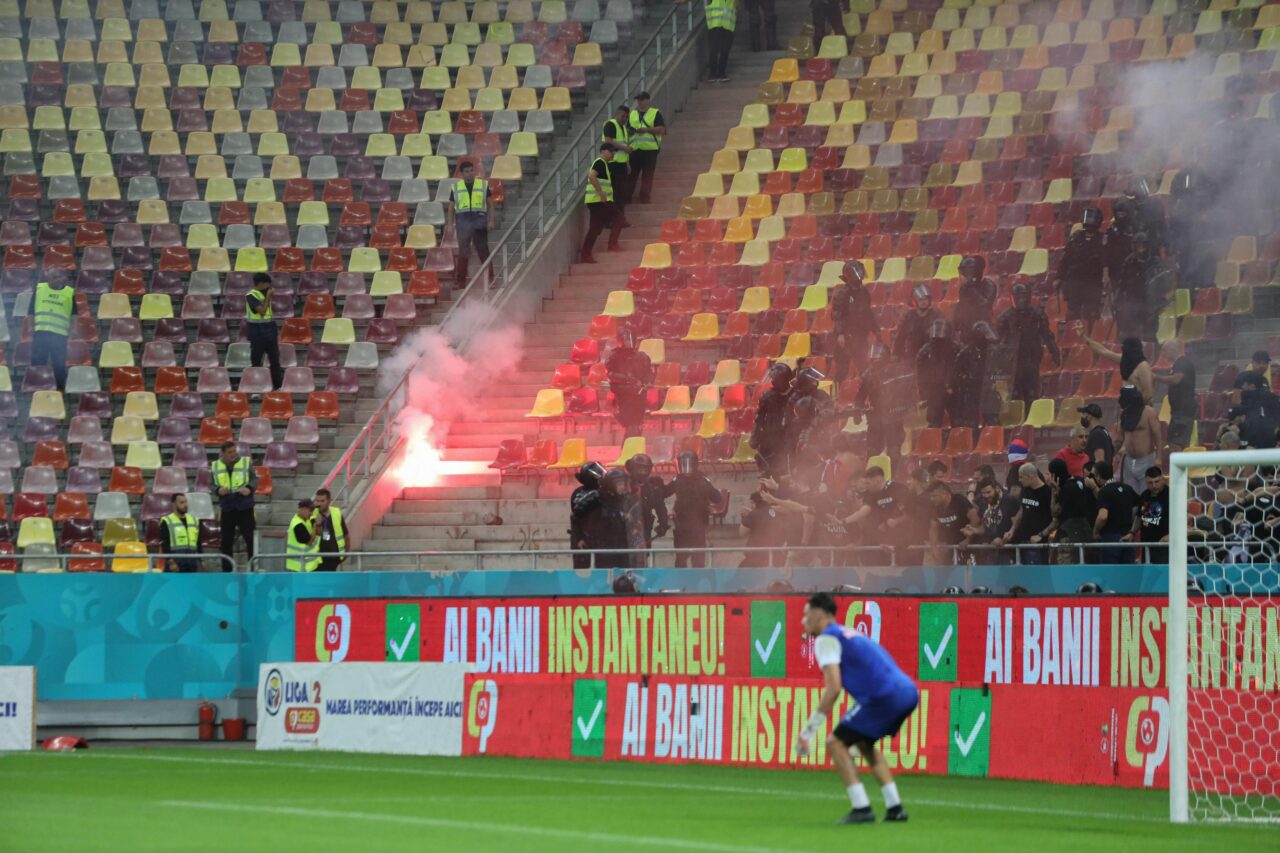 Steaua și Dinamo, amenzi cumulate de peste 100.000 lei după violențele de pe Arena Națională! Cele două echipe, în imposibilitatea de a găzdui partide pe teren propriu