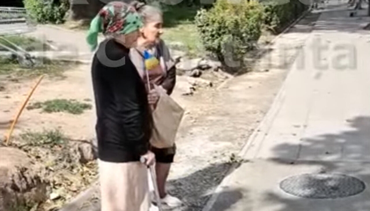 Ți se rupe sufletul. Ce au ajuns să facă pentru bani aceste două bătrâne, refugiate din Ucraina în Constanța