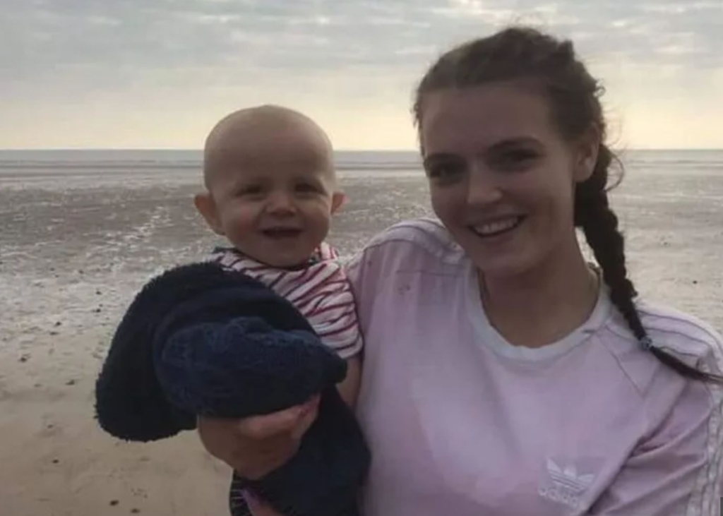 Detalii șocante din ancheta privind moartea unui bebeluș de un an, în Anglia. Mama lui era dependentă de droguri