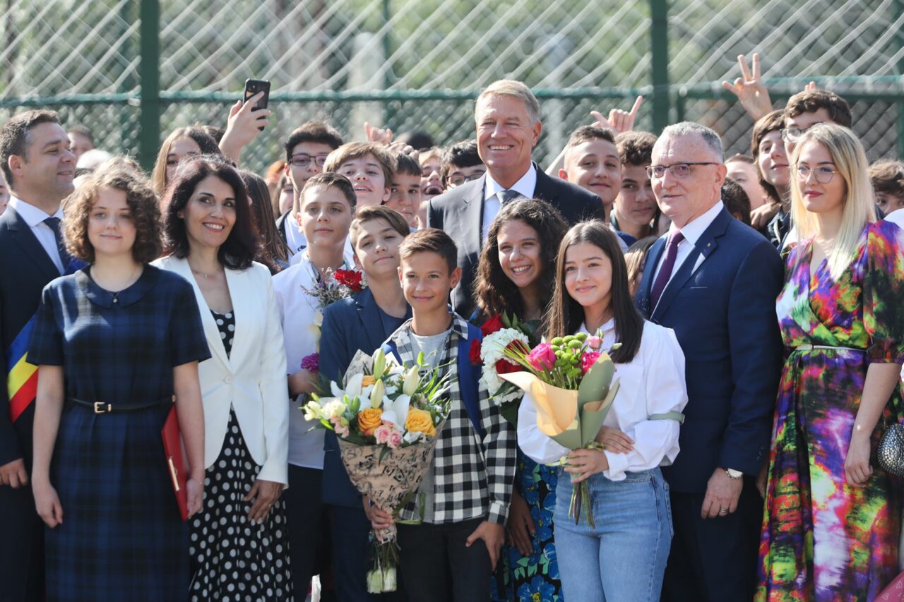 VIDEO | „România educată” versus școala vieții (DOCUMENTAR)