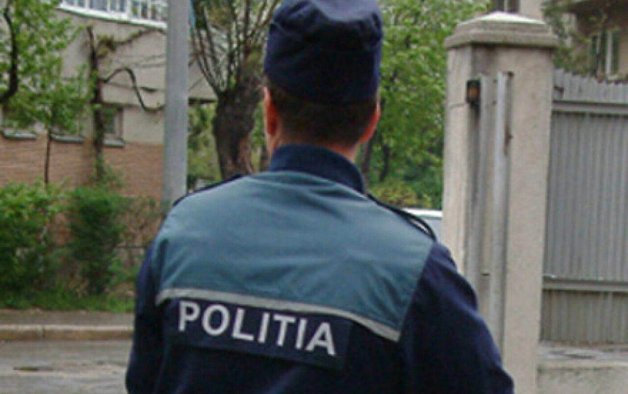 Crimă oribilă la Severin. Și-a înjunghiat fiul și l-a lăsat să agonizeze până a murit!