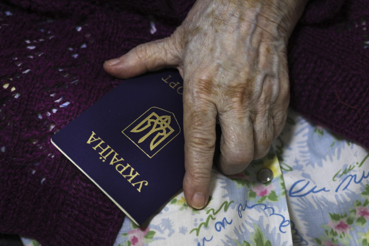Kievul nu recunoaște referendumurile de anexare organizate de Rusia. „Mergeau cu mitraliere să voteze oamenii. N-am deschis ușa, am stat ascunși ca șoarecii. Suntem ucraineni și rămânem ucraineni”