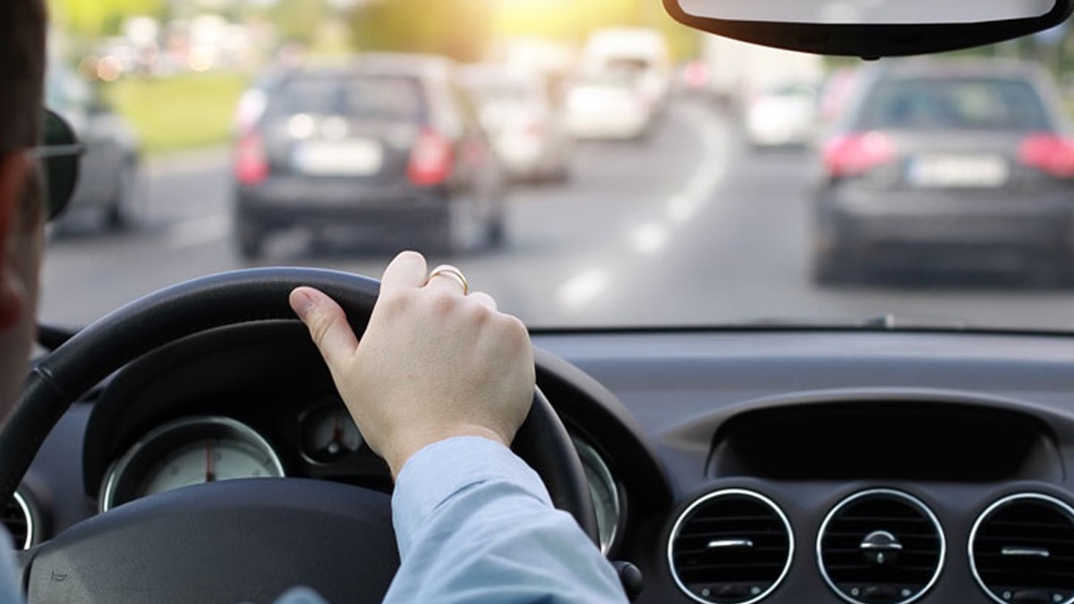 Vești bune pentru șoferi! Amiabila în caz de accident se va face direct pe telefon. Cum va fi posibil asta