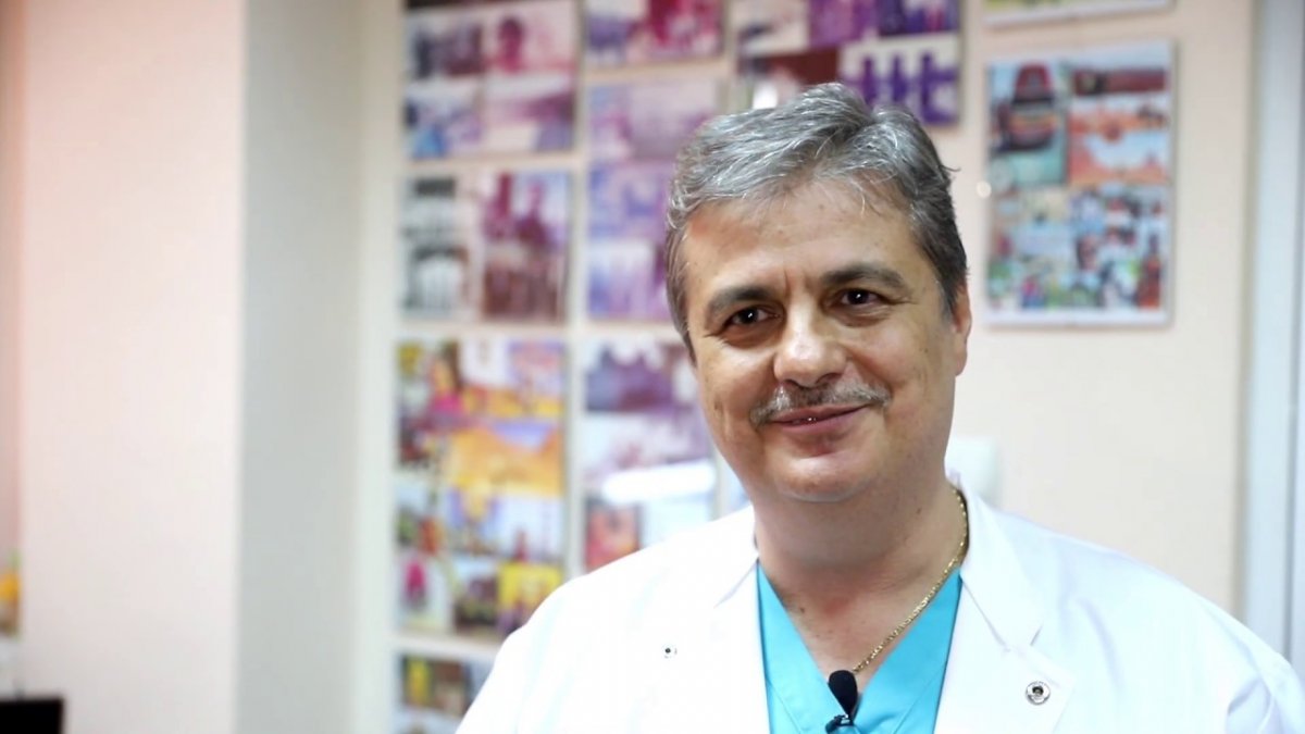 Cât câștigă pe lună dr. Săvulescu, medicul de la Spitalul Militar prins cu 300.000 de euro în birou