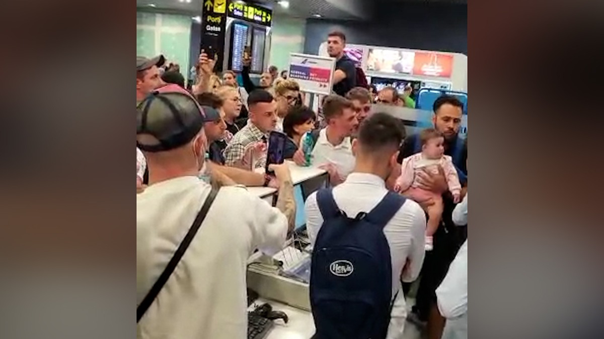 UPDATE | Scandal pe Aeroportul Otopeni, după ce Wizz Air a anulat unele curse către Italia. Precizările companiei aeriene despre situația creată și măsurile luate (VIDEO)