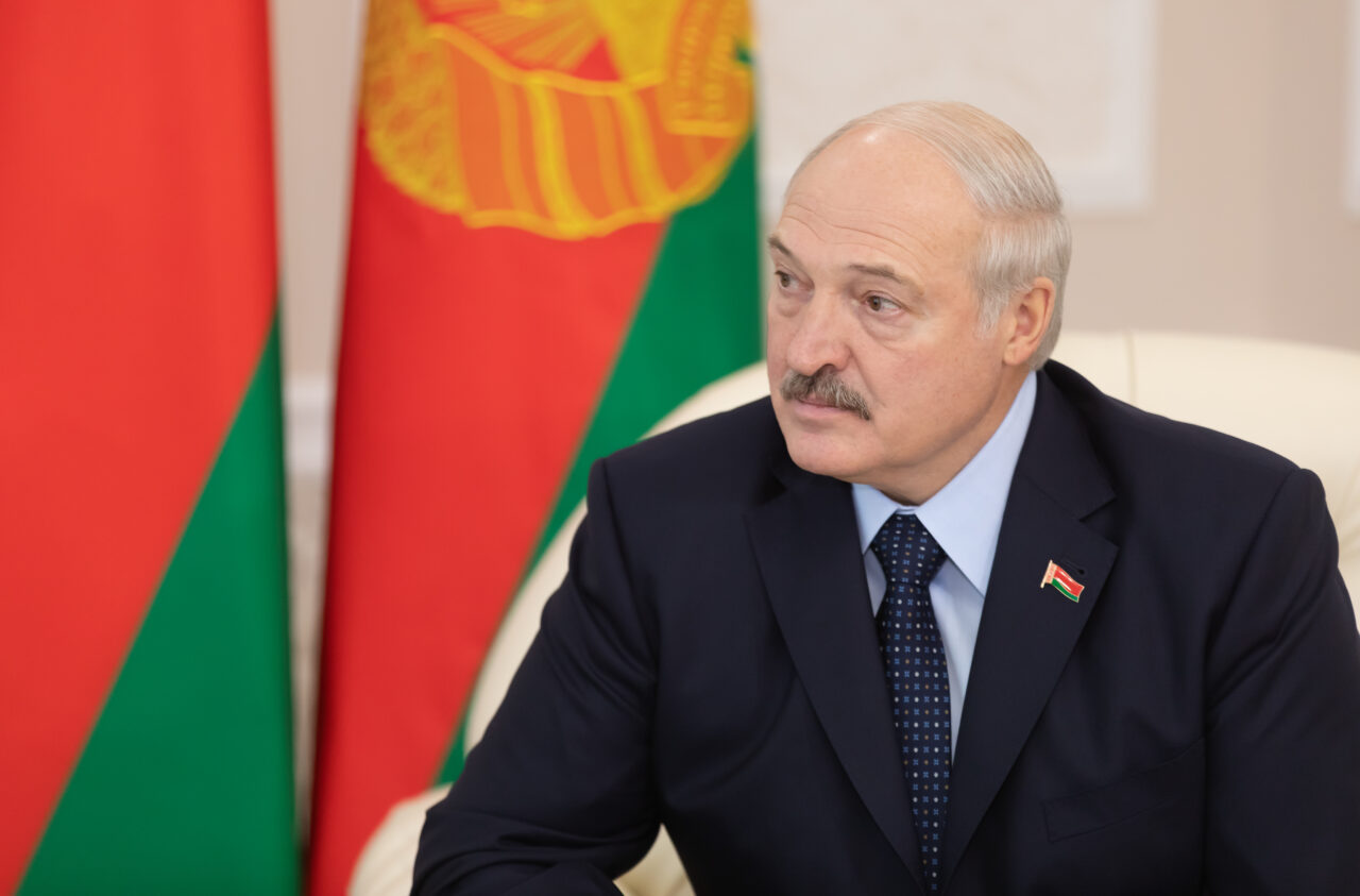 Lukașenko anunță că a interzis inflația în Belarus: „Orice creştere de preţuri este interzisă”