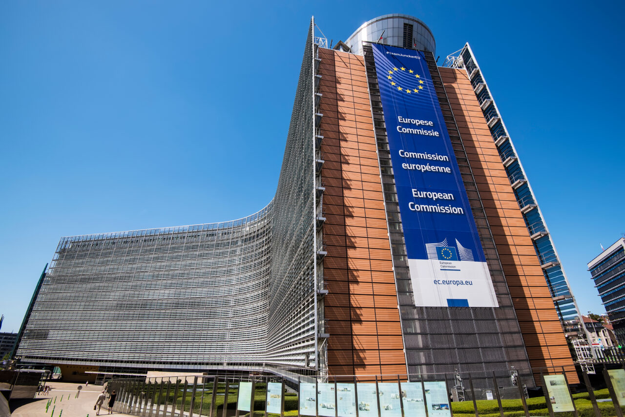 Alertă la sediul Comisiei Europene de la Bruxelles după descoperirea unui plic suspect. Biroul Ursulei von der Leyen a fost evacuat