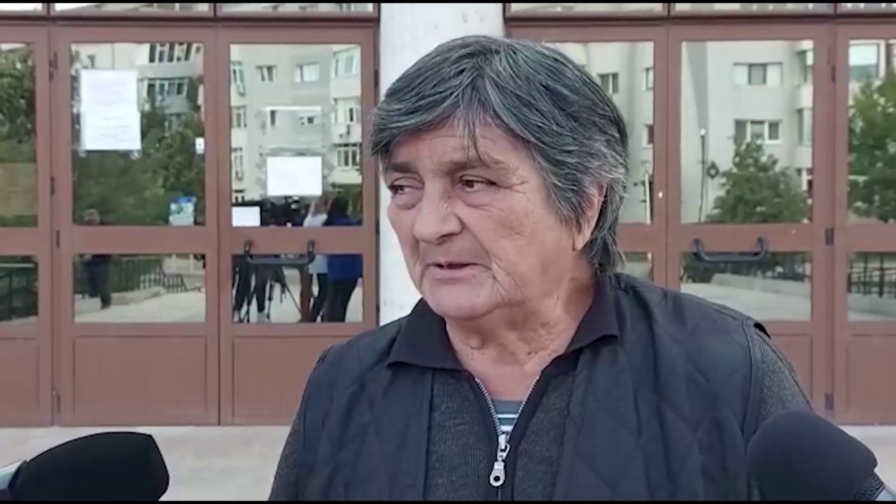 VIDEO | Bunica Luizei Melencu, în pragul disperării: „Și-au bătut joc de noi” – Sentința în cazul Caracal nu s-a dat nici azi