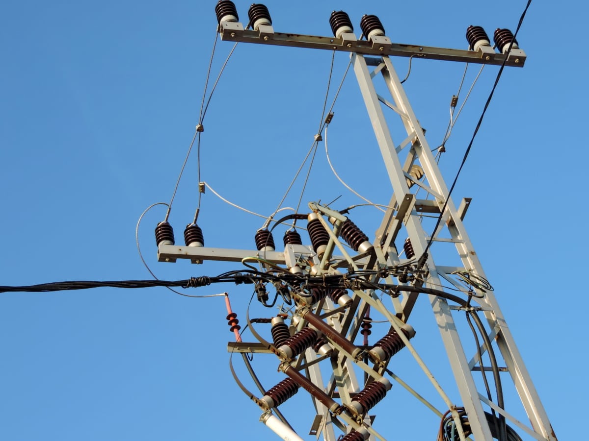 Prețul energiei electrice, reglementat de la 1 ianuarie 2023! Noile tarife pentru consumatorii casnici