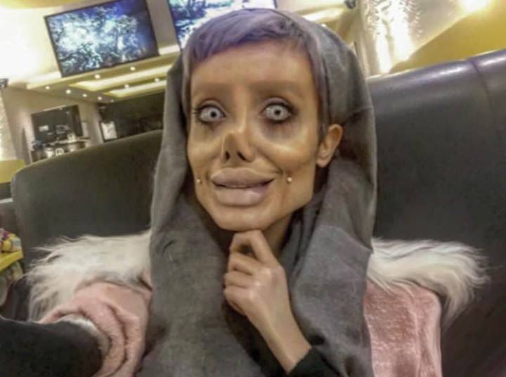 Cum arată, de fapt, sosia zombie a Angelinei Jolie? Femeia își arată fața după ce a ieșit din închisoare