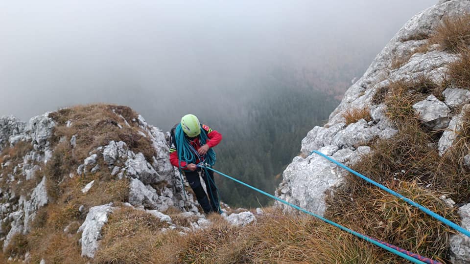 Ce greșeală au făcut cei opt turiști căutați aproape 12 ore de Salvamont Argeș. „A fost una dintre situațiile de viață și de moarte!” | FOTO