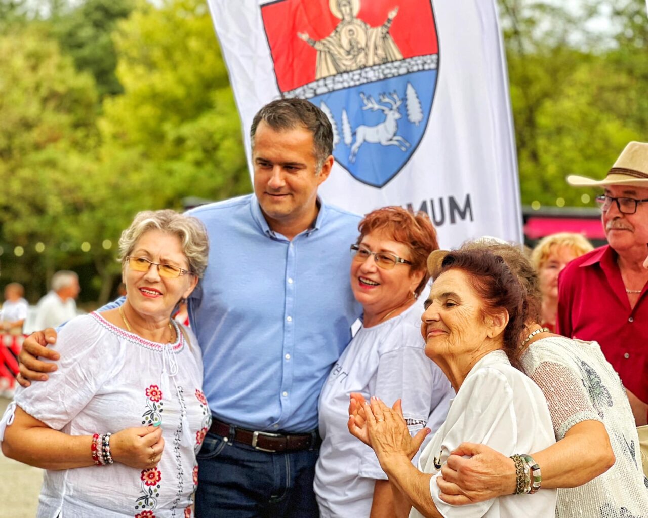 Un băcăuan l-a dat în judecată pe primar pentru că nu şi-ar fi făcut treaba. Îi cere restituirea salariilor de când a fost investit în funcţie!