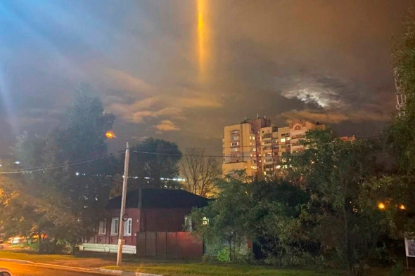 A folosit Rusia laserul „Peresvet” pentru a lovi sateliții de spionaj ai SUA? Misterul coloanelor de lumini din Belgorod, deslușit | FOTO&VIDEO