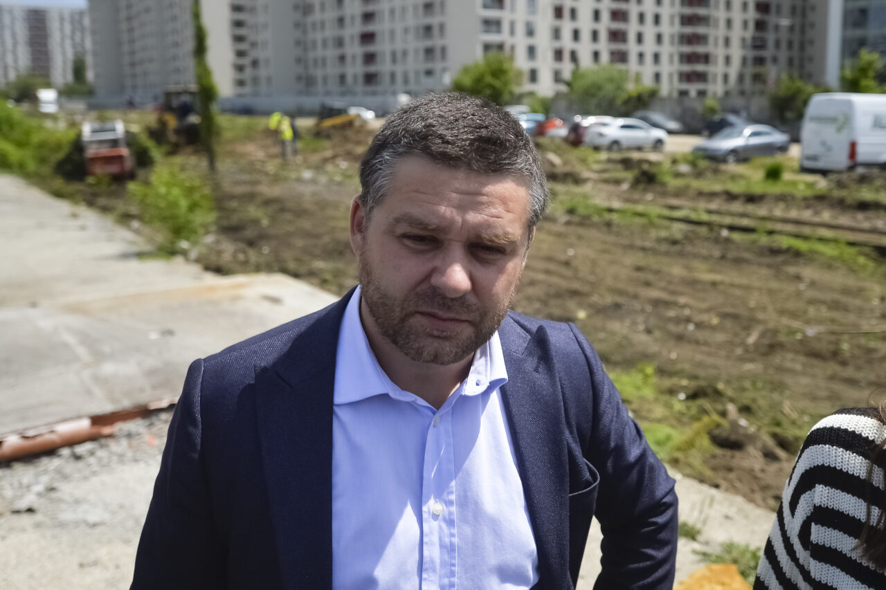 Primarul Sectorului 6, Ciprian Ciucu, susține că peste 20.000 de apartamente construite în ultimii 15 ani au „avize date pe şpagă”