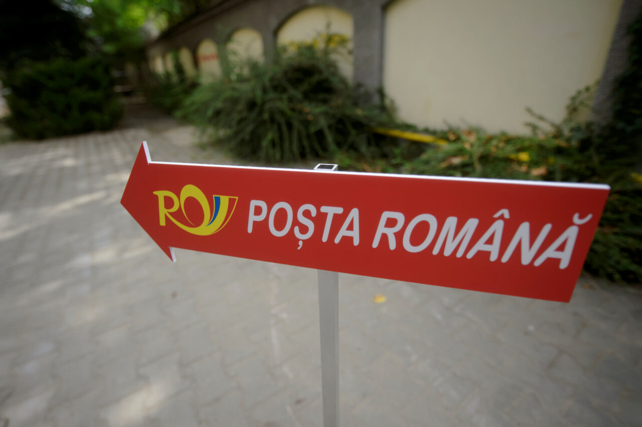Surpriză pentru românii care așteaptă poștasul cu pensia sau diferite înștiințări. Poșta Română plănuiește reduceri de personal și este în prag de grevă generală