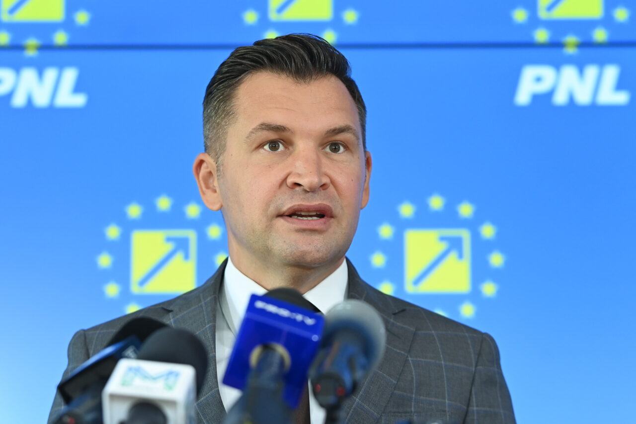 Ionuț Stroe: Demisia lui Vasile Dîncu nu deschide calea către o remaniere guvernamentală