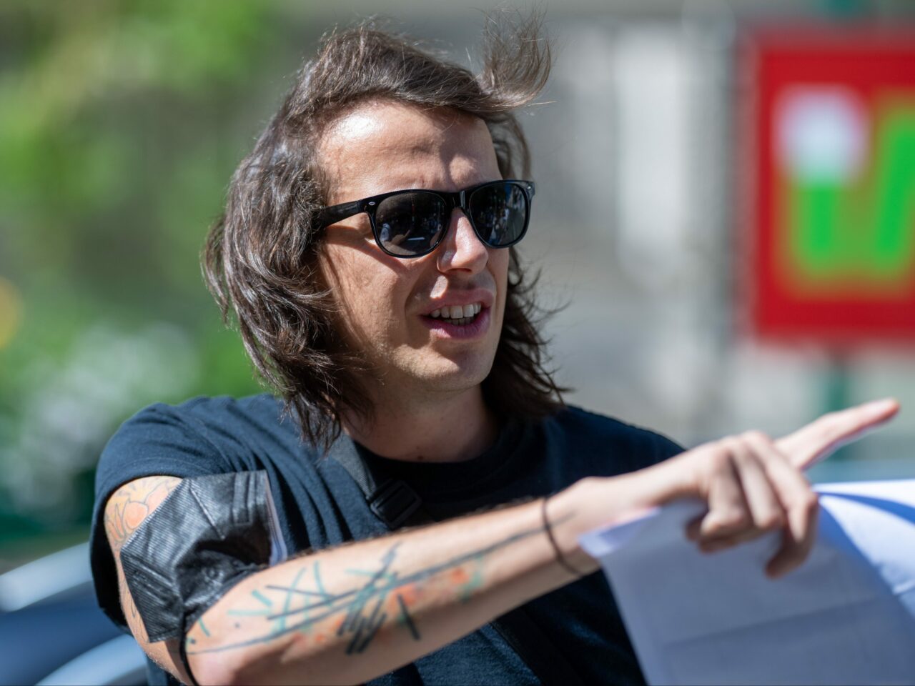 Cine este Dominik Wlazny, rockerul iubitor de bere care vrea să devină președintele Austriei
