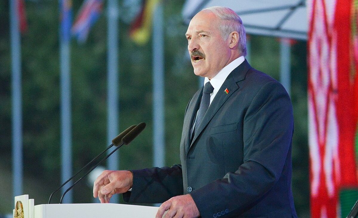 Lukașenko a mobilizat o treime din armată! Aliatul lui PUTIN acuză Ucraina că a plasat 120.000 de soldați pe granița cu Belarus