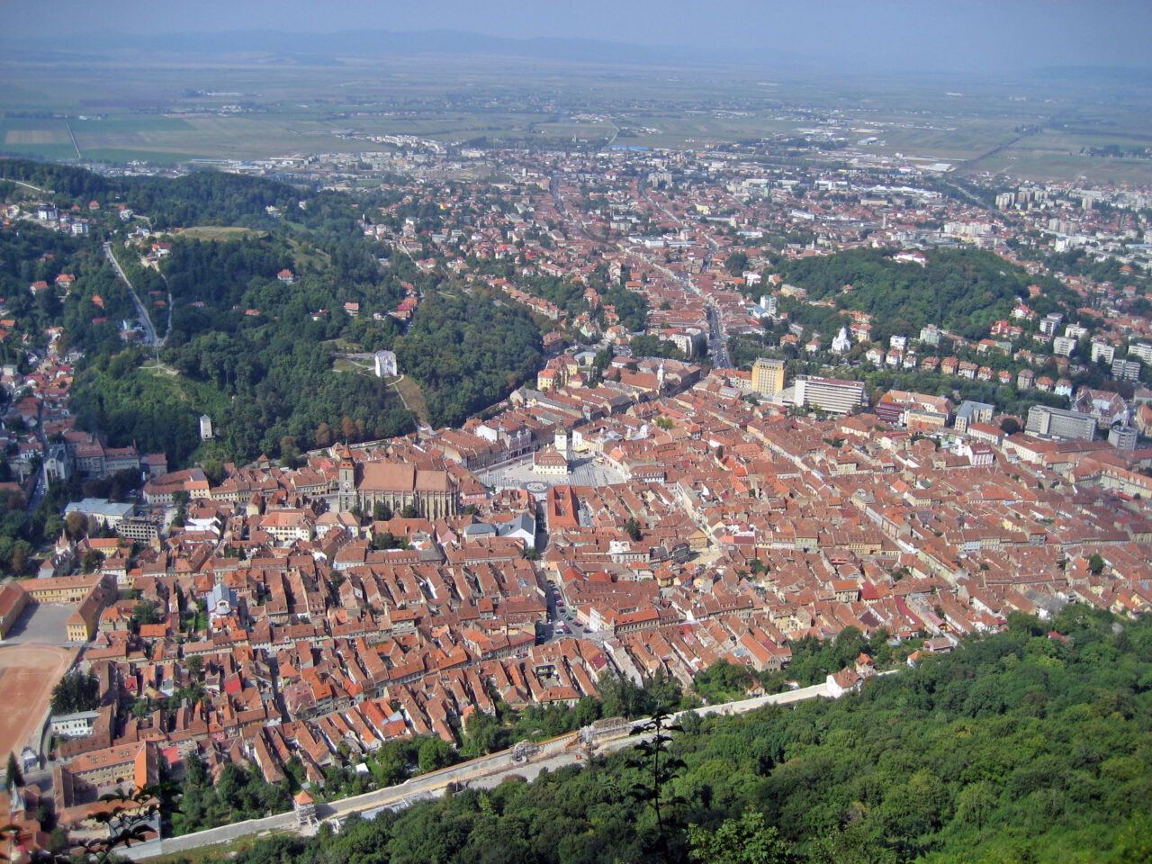 Orașul Brașov consumă mai mult curent decât Casa Poporului