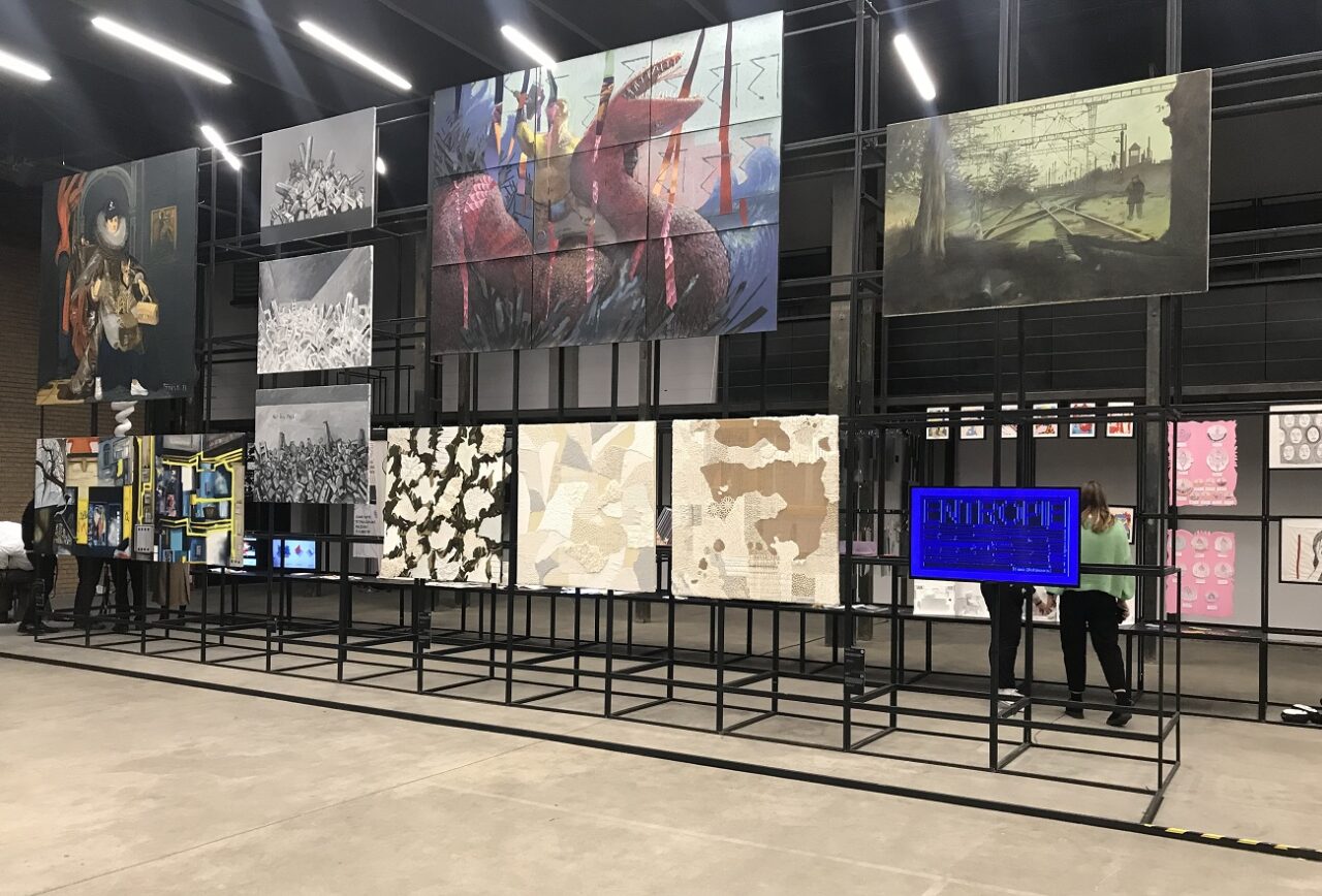 FOTOREPORTAJ – DIPLOMA Show: pictură, fotografie, film și design de nouă generație