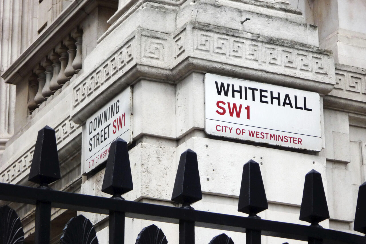 Alertă de securitate la Londra, în apropierea Guvernului! Pachet suspect în cartierul Downing Street