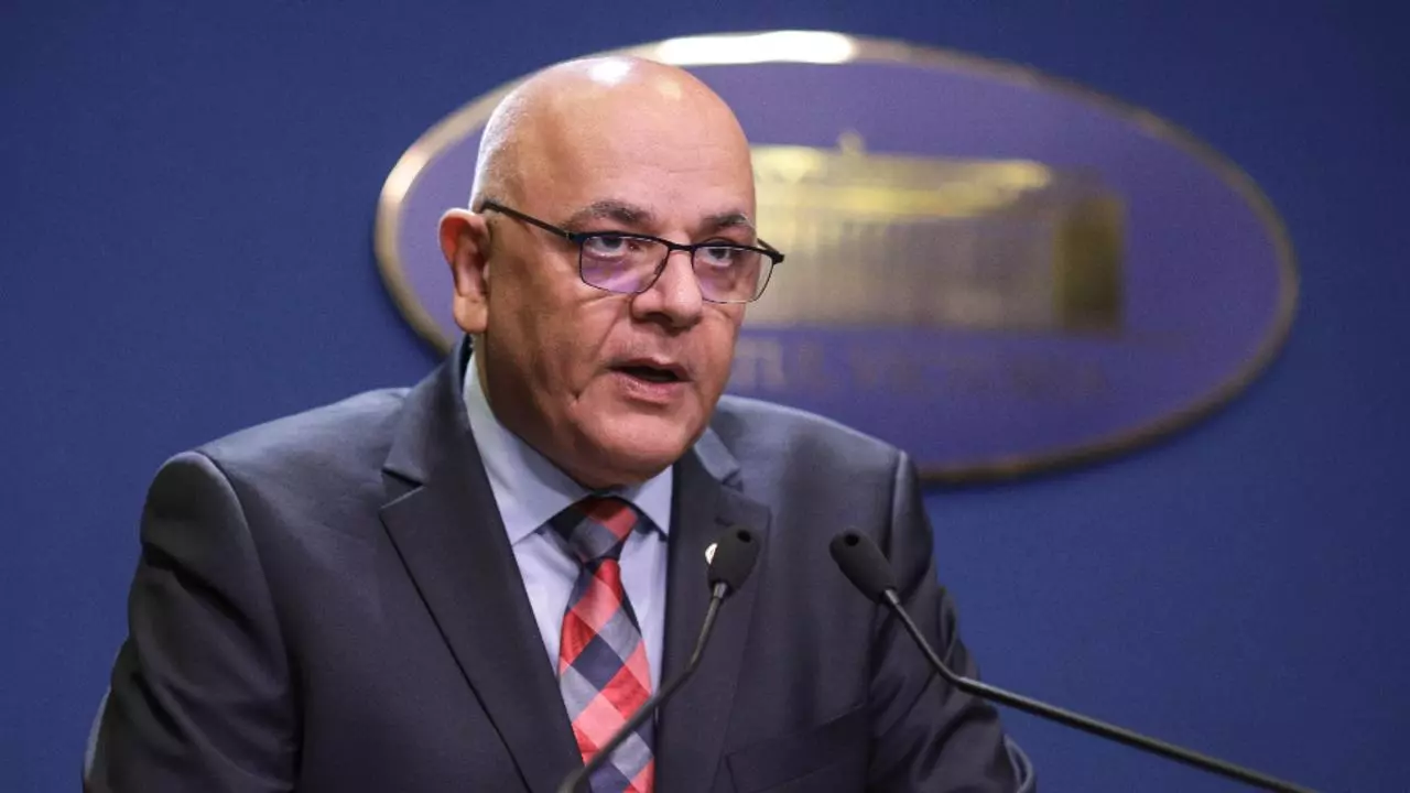Raed Arafat, după incendiul din Pasajul Unirii: „Când vezi că mașina ia foc, nu stai și caști gura”