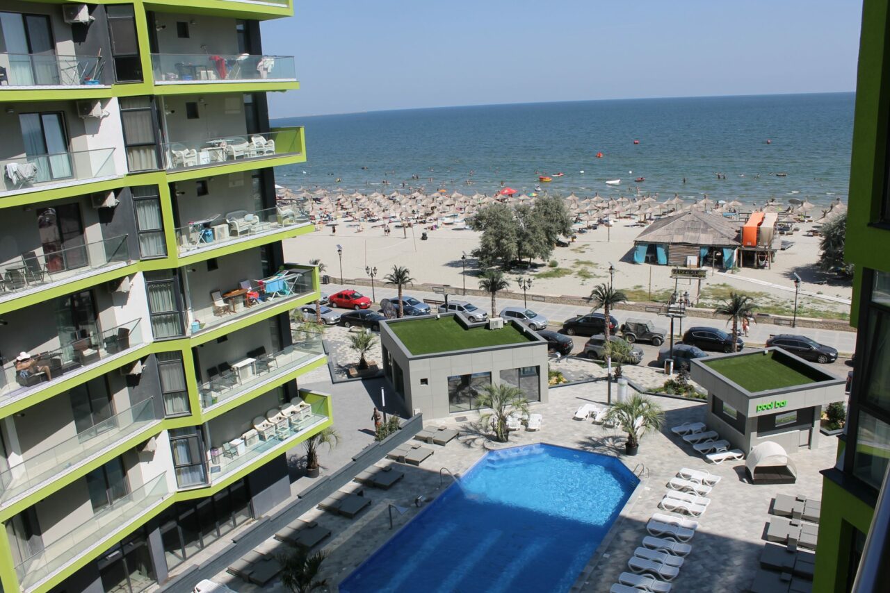CRESC preţurile pe litoral, de la 1 iulie. Cât costă acum o noapte de cazare la un hotel de trei stele