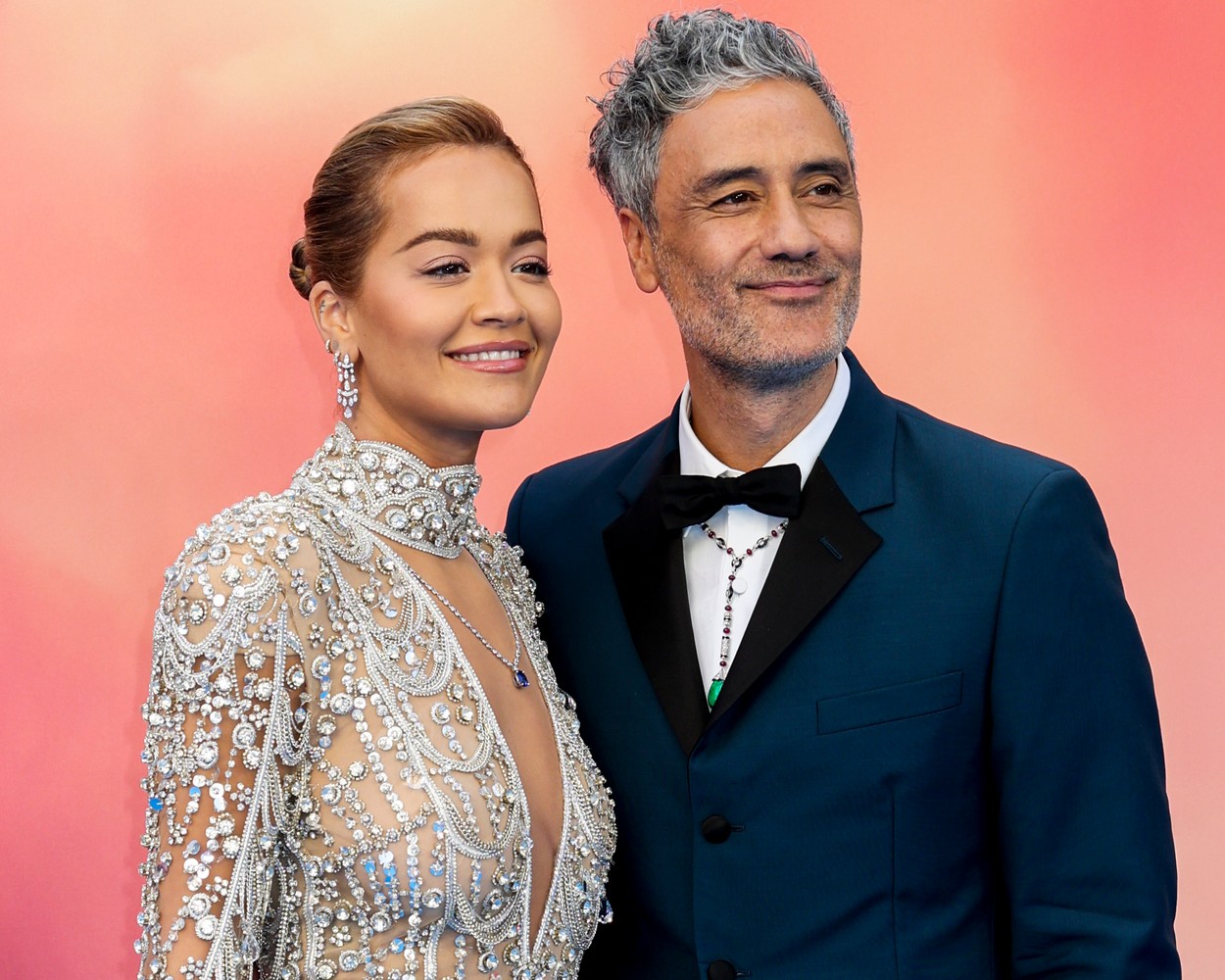Rita Ora şi Taika Waititi vor prezenta împreună Gala MTV EMA 2022