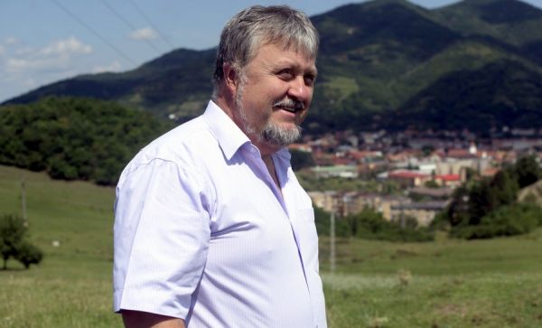 Senator USR, autosuspendare din partid după ce a lovit un bărbat cu telefonul în cap. „Am avut o reacție nervoasă pe care o regret”