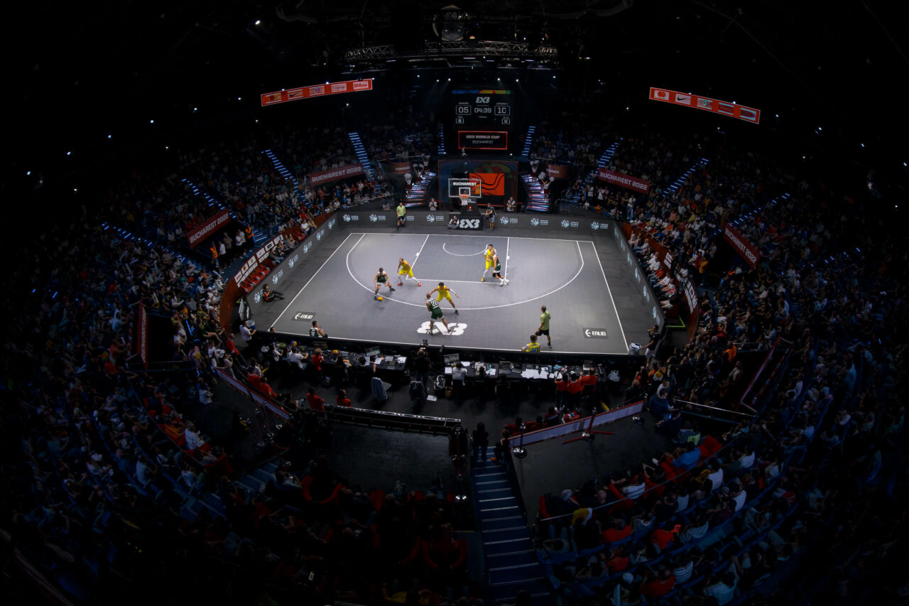 Campionatele Mondiale de Baschet 3×3 pentru tineret, din București, s-au disputat într-o atmosferă ca în finalele NBA