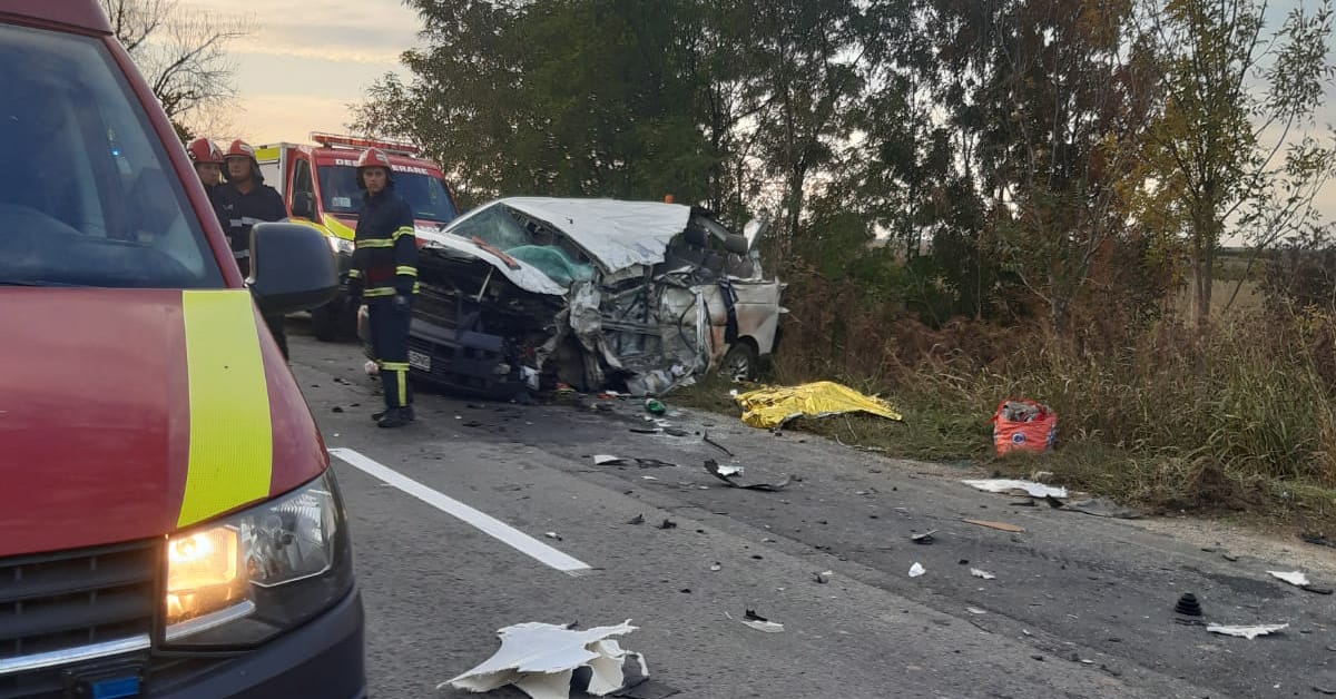 Accident cumplit în Dâmbovița. Două persoane au murit, iar alte șase au fost rănite