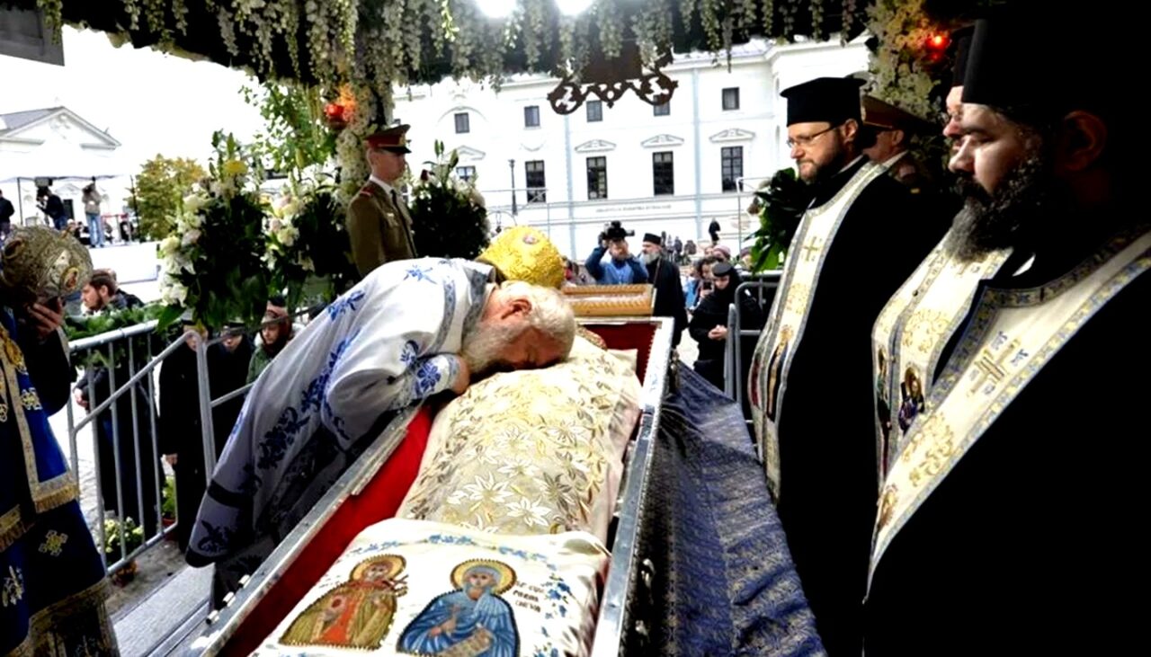 Minune? Ce i s-a întâmplat unui român diagnosticat cu tumoare pe creier, după ce s-a rugat la moaștele Sfintei Parascheva
