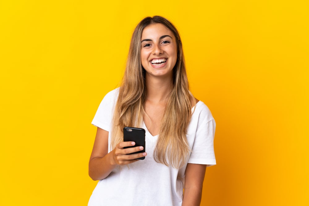 5 motive să-ți vinzi vechiul telefon, în loc să-l uiți în sertar
