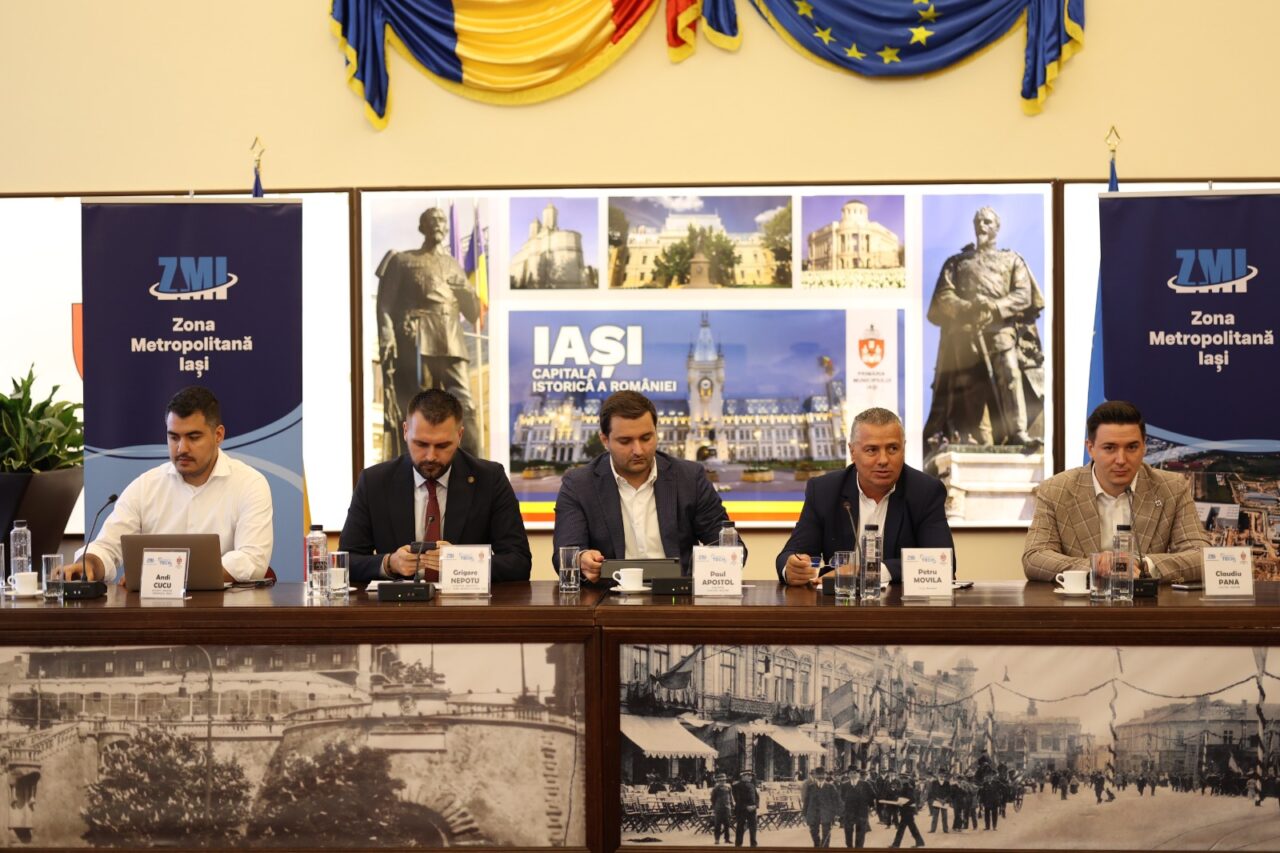 Iașiul își antrenează tinerii pentru joburile viitorului: peste 200 de înscrieri pentru cele 120 de burse gratuite Generația Tech. Înscrierile continuă până la finalul lunii octombrie