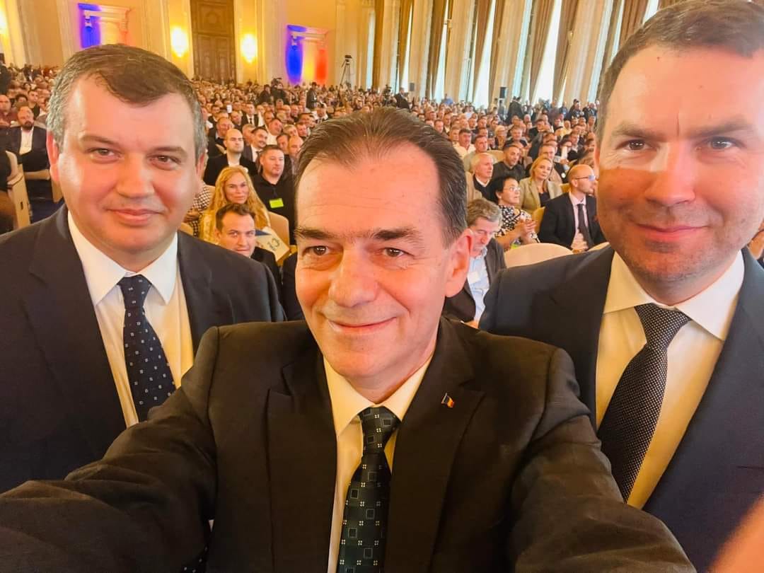 Se negociază o nouă alianță politică de dreapta, între USR, Forța Dreptei și PMP – surse