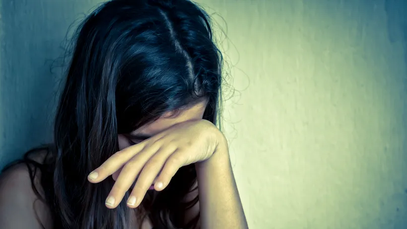 Minor de 15 ani, acuzat de VIOL. El ar fi abuzat sexual o fată de 13 ani, într-o pădure din Brașov