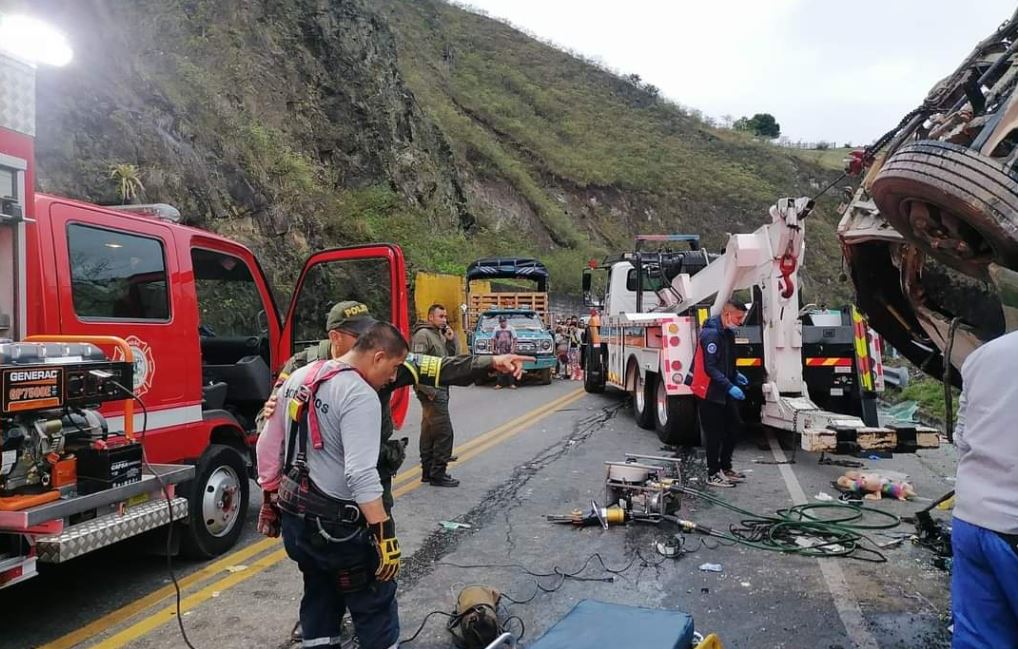Peste 20 de persoane au murit şi alte 15 au fost rănite într-un cumplit accident petrecut în Columbia