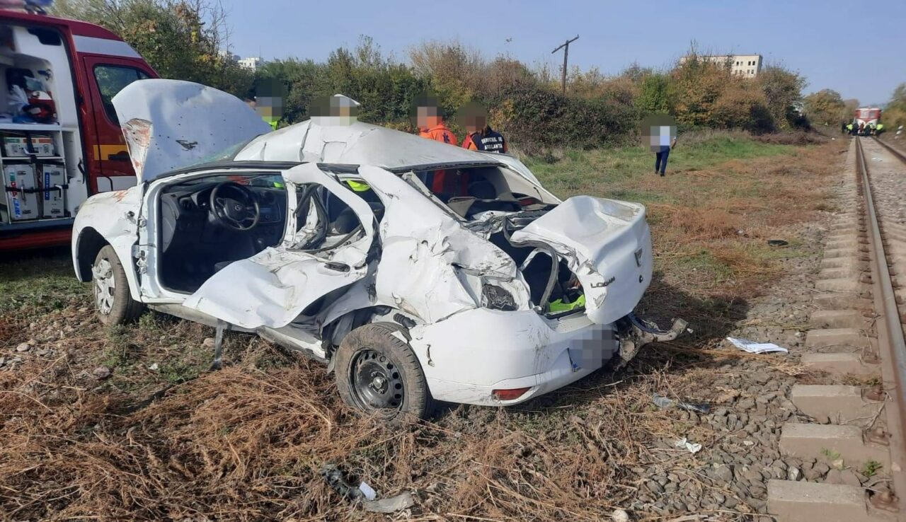 FOTO – Accident grav în Pitești: Doi oameni au murit striviți de un tren / Greșeala fatală făcută de șofer