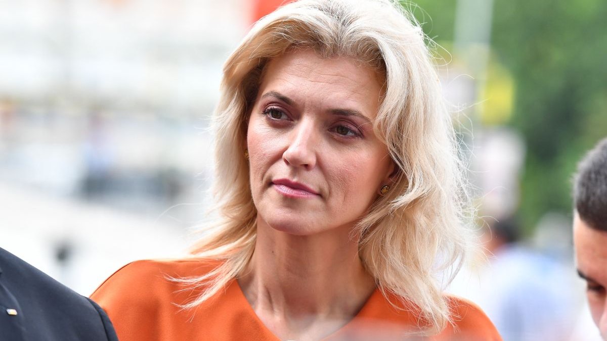 Președintele Senatului trage un semnal de alarmă. Alina Gorghiu: „Fără reglarea problemei pensiilor speciale, România nu își va lua banii din PNRR”