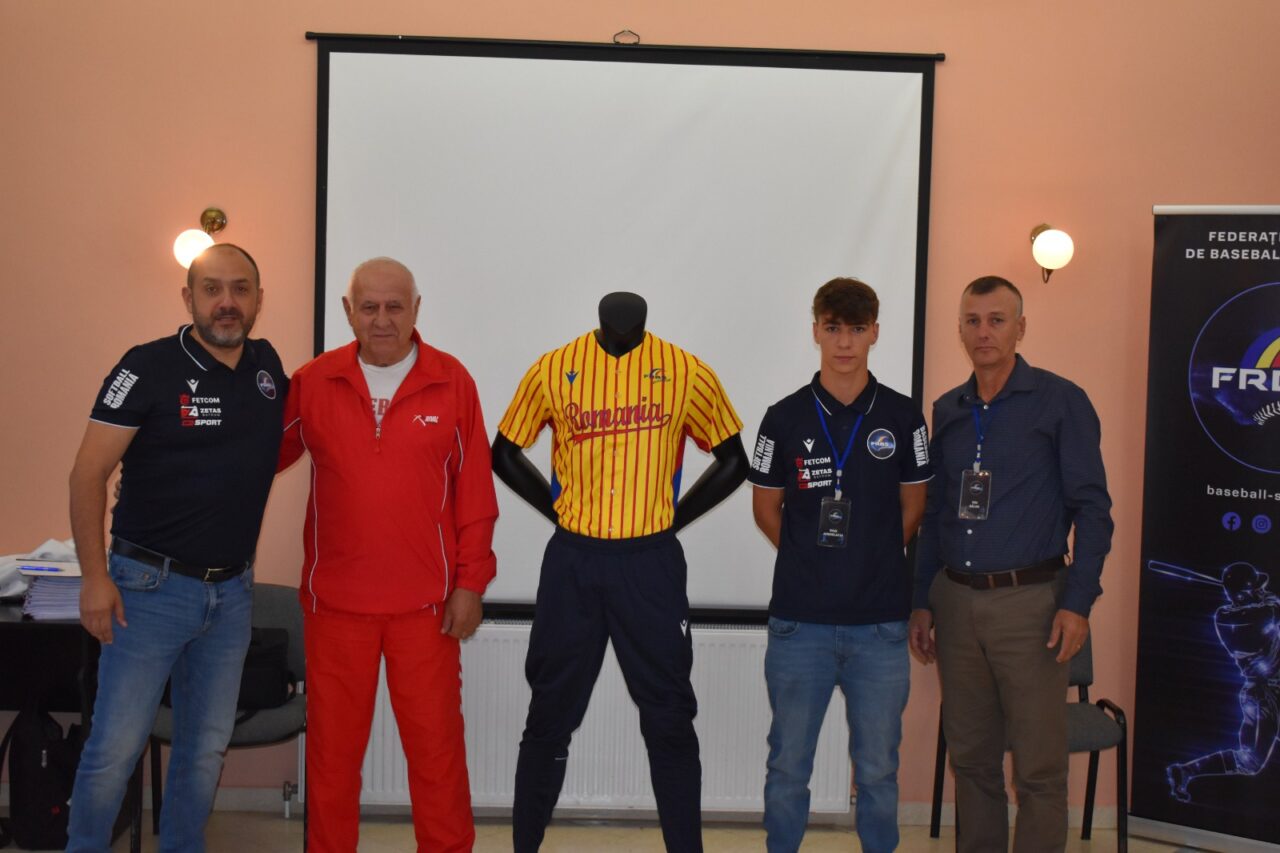 Noul tricou al echipei naționale de baseball a României! Cum arată ediția limitată de o sută de piese. Foto de colecție 