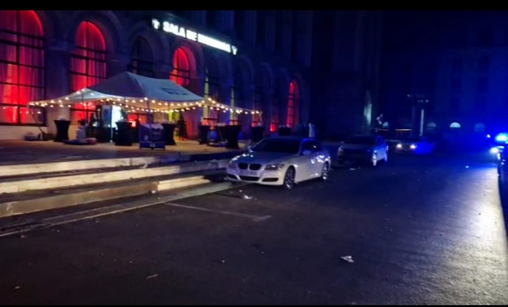 FOTO – De la bal direct la spital. Mai multe persoane s-au luat la bătaie la o petrecere Halloween, organizată la Casa Presei din București. Unul dintre participanții la „Maneloween” a avut nevoie de îngriji medicale