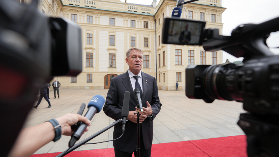 Reacția președintelui după „amenințarea” lui Rareș Bogdan din Parlamentul European. Klaus Iohannis: „L-a luat un pic valul”