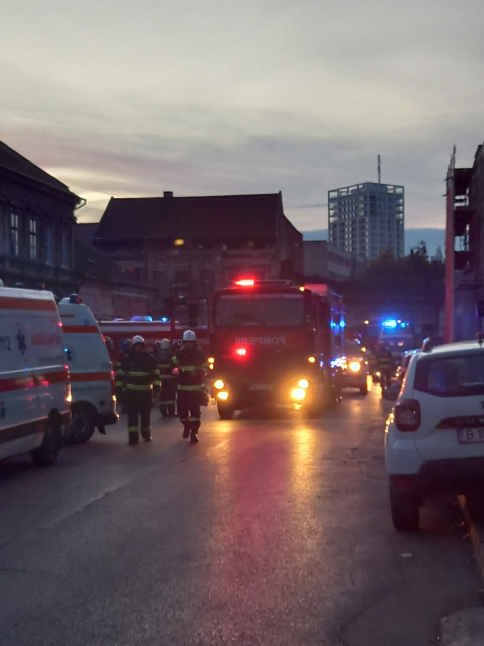 Aproape 100 de oameni s-au autoevacuat dintr-o biserică din Timișoara. Autoritățile au activat Planul roșu de intervenție
